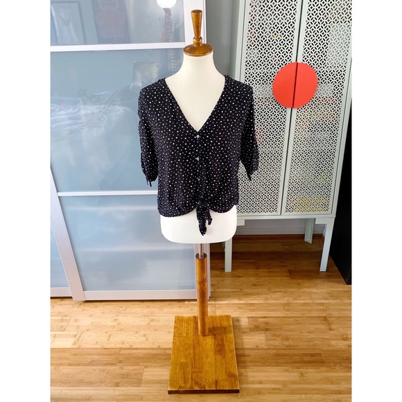 Abercrombie & Fitch Tops - Abercrombie & Fitch Starry Tie Front Crop Top